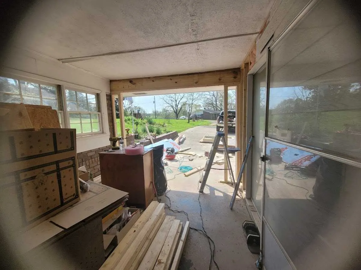 Air movers and dehumidifier for Water Mitigation Services in Lakeland North